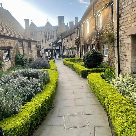 The Talbot Hotel, Oundle , Near Peterborough Εξωτερικό φωτογραφία