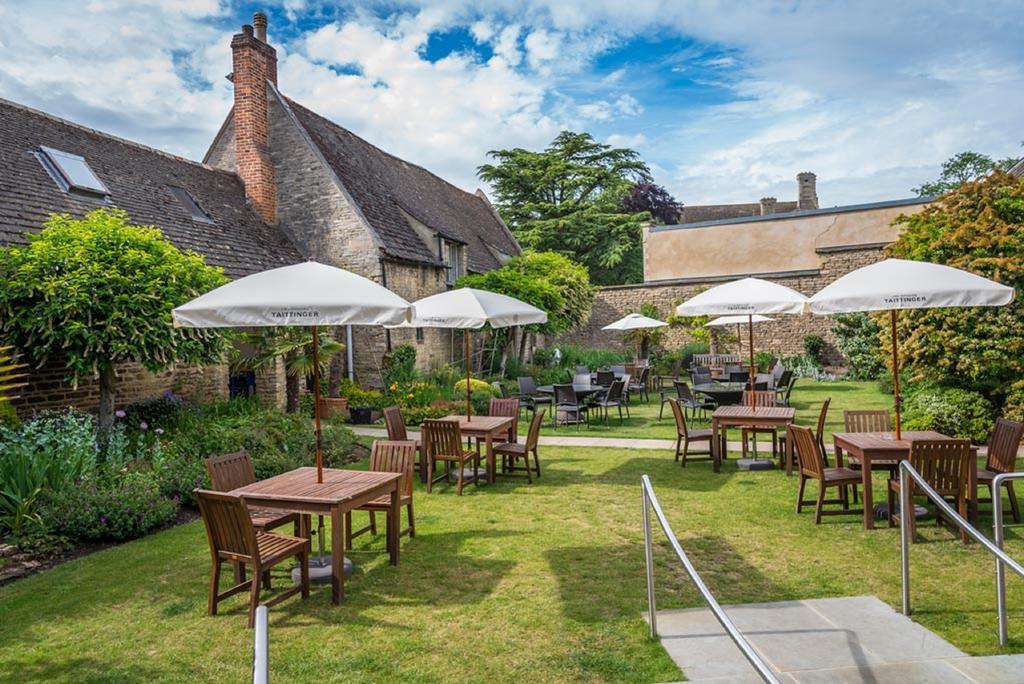 The Talbot Hotel, Oundle , Near Peterborough Εξωτερικό φωτογραφία