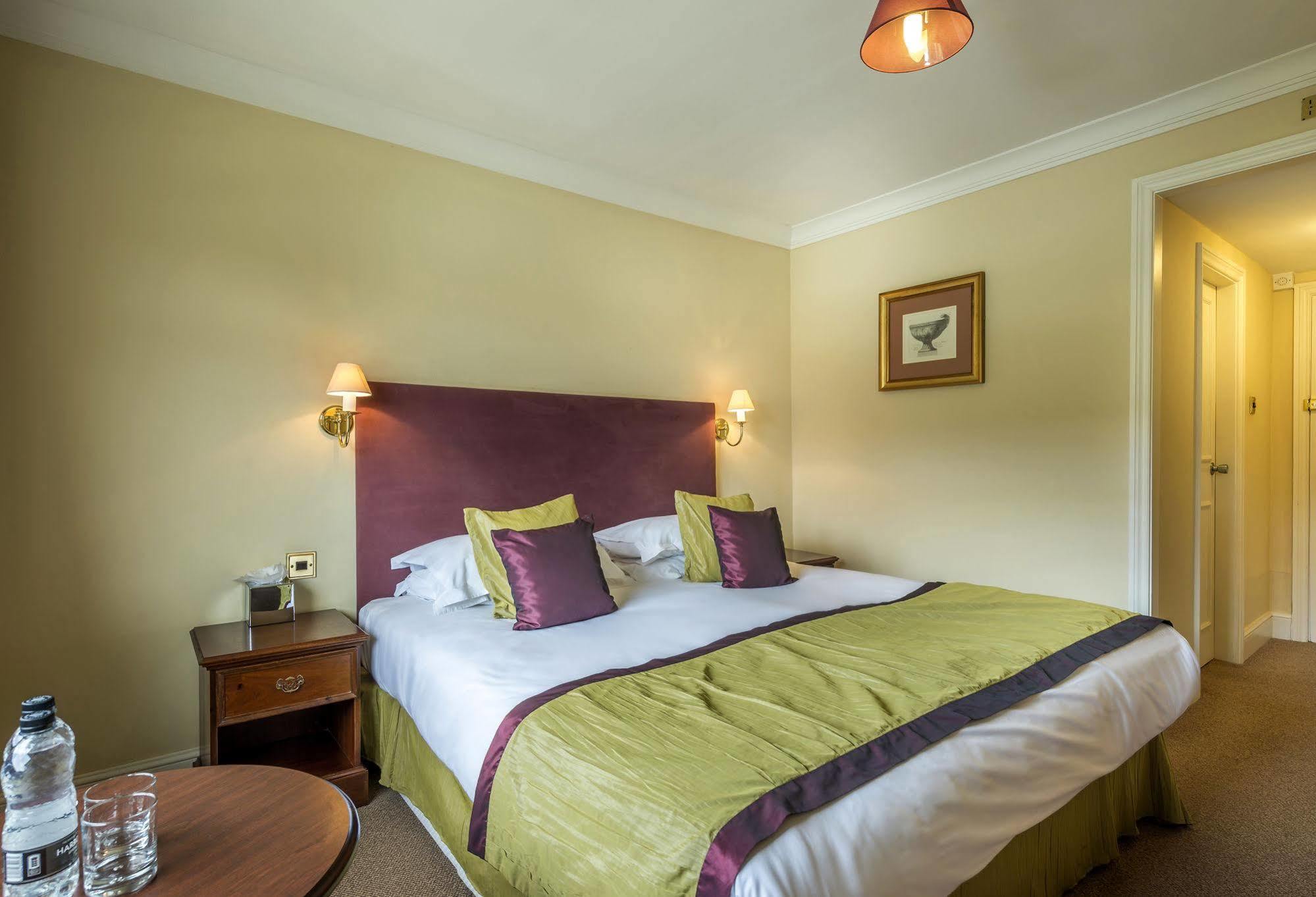 The Talbot Hotel, Oundle , Near Peterborough Εξωτερικό φωτογραφία